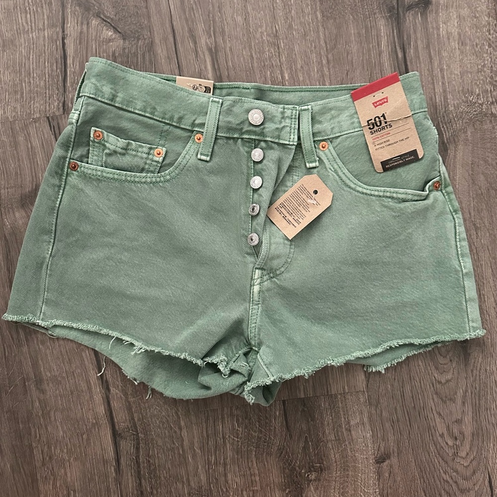 Levi’s 501 cutoff shorts